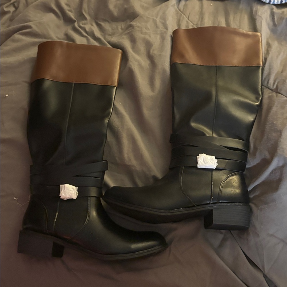 St. John's Bay Womens Douglas Stacked Heel Riding Boots brand new size 9.5